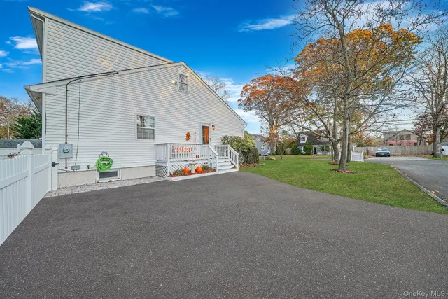$525,000 | 156 Clinton Avenue, East Patchogue, NY 11772