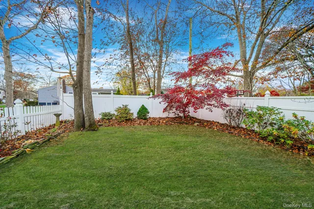 $525,000 | 156 Clinton Avenue, East Patchogue, NY 11772