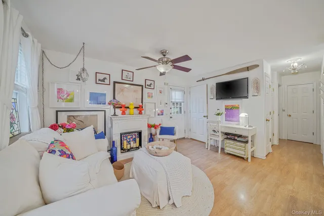 $525,000 | 156 Clinton Avenue, East Patchogue, NY 11772