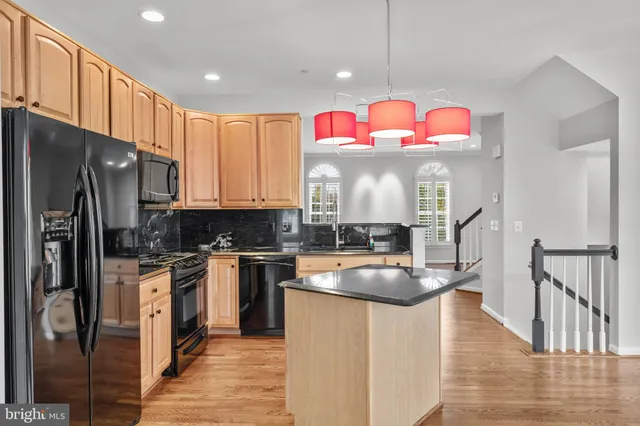 $4,250 | 5120 Grimm Drive, Alexandria, VA 22304