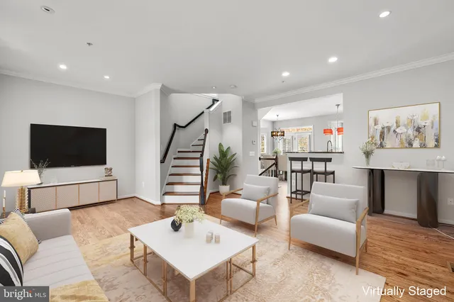 $4,250 | 5120 Grimm Drive, Alexandria, VA 22304