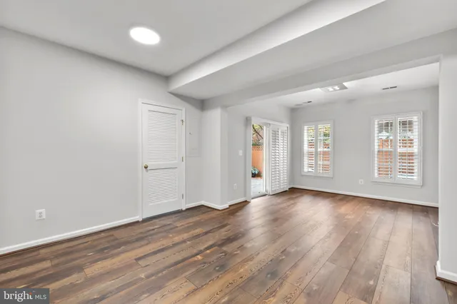 $4,250 | 5120 Grimm Drive, Alexandria, VA 22304