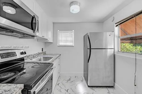 $1,900 | 54 Northwest 62nd Street, Unit 4, Miami, FL 33150