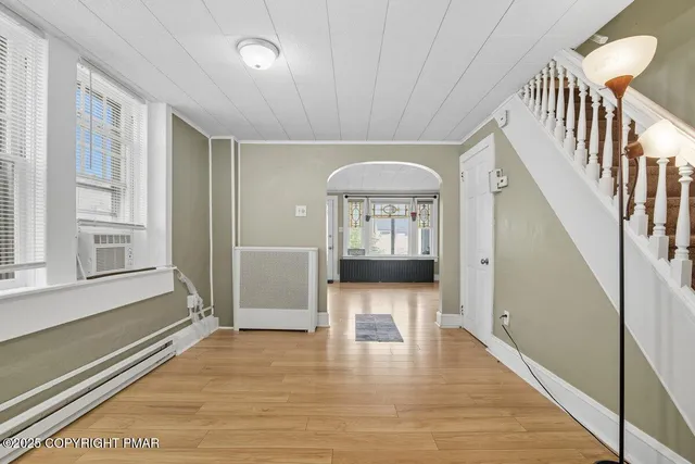 $1,650 | 229 West High Street, Nesquehoning, PA 18240