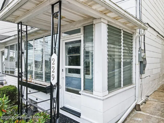 $1,650 | 229 West High Street, Nesquehoning, PA 18240