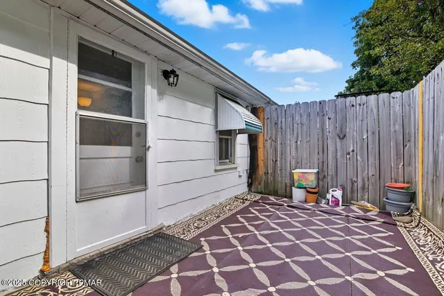 $1,650 | 229 West High Street, Nesquehoning, PA 18240