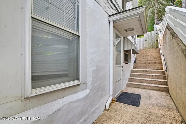 $1,650 | 229 West High Street, Nesquehoning, PA 18240