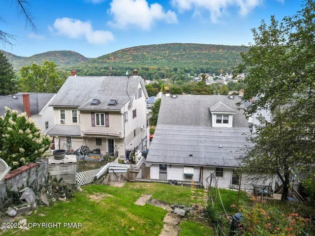 $1,650 | 229 West High Street, Nesquehoning, PA 18240