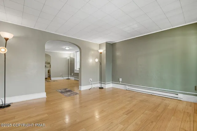 $1,650 | 229 West High Street, Nesquehoning, PA 18240