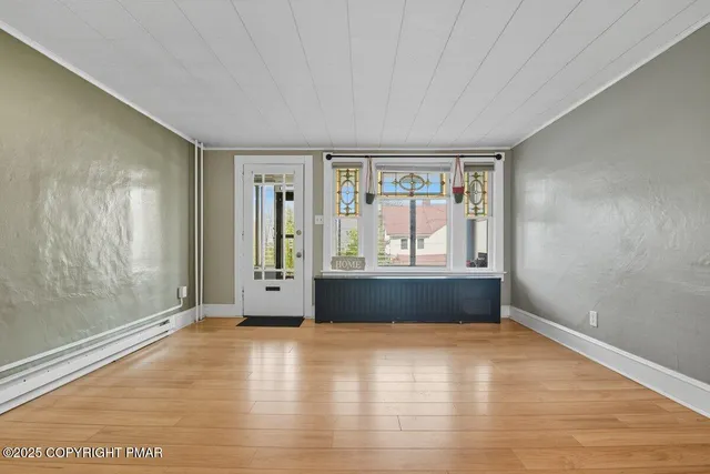 $1,650 | 229 West High Street, Nesquehoning, PA 18240