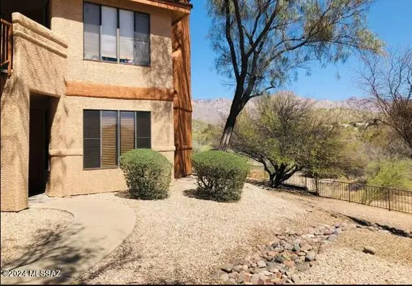$2,000 | 7255 East Snyder Road, Unit 2102, Tucson, AZ 85750