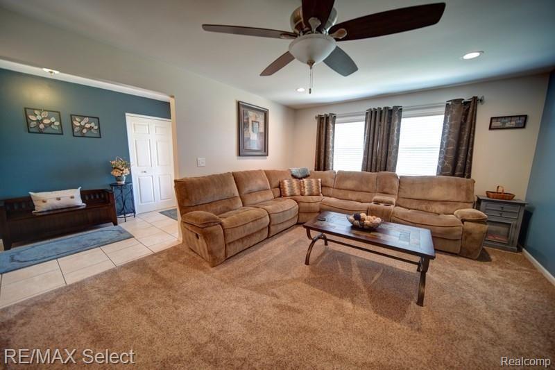 6682 Rustic Ridge Trail Grand Blanc, MI 48439 - Photo 22 of 34 Living Rm.jpg