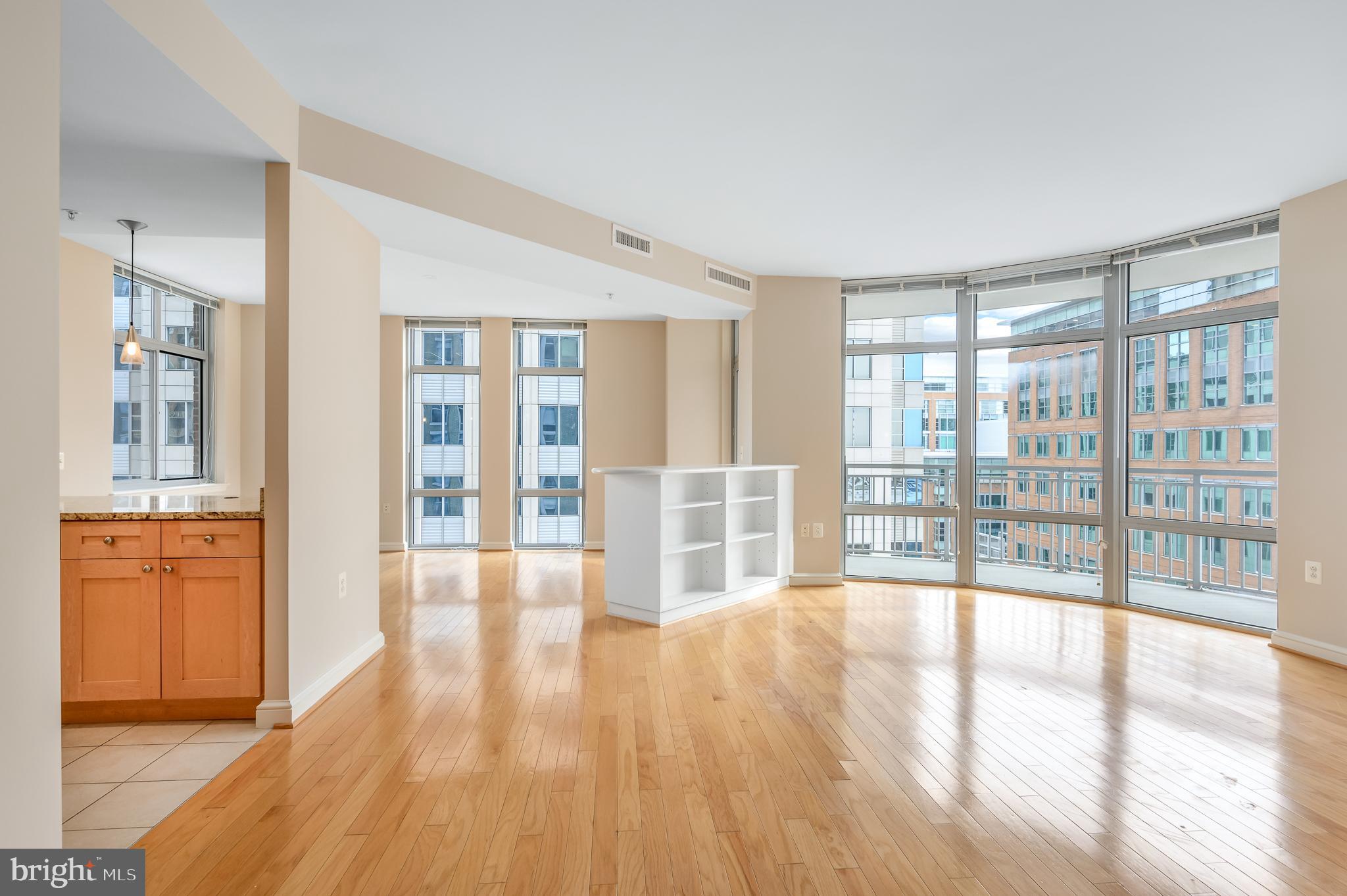 11990 Market Street, Unit 903 Reston, VA 20190 - Photo 1 of 40 Gallery Image 1
