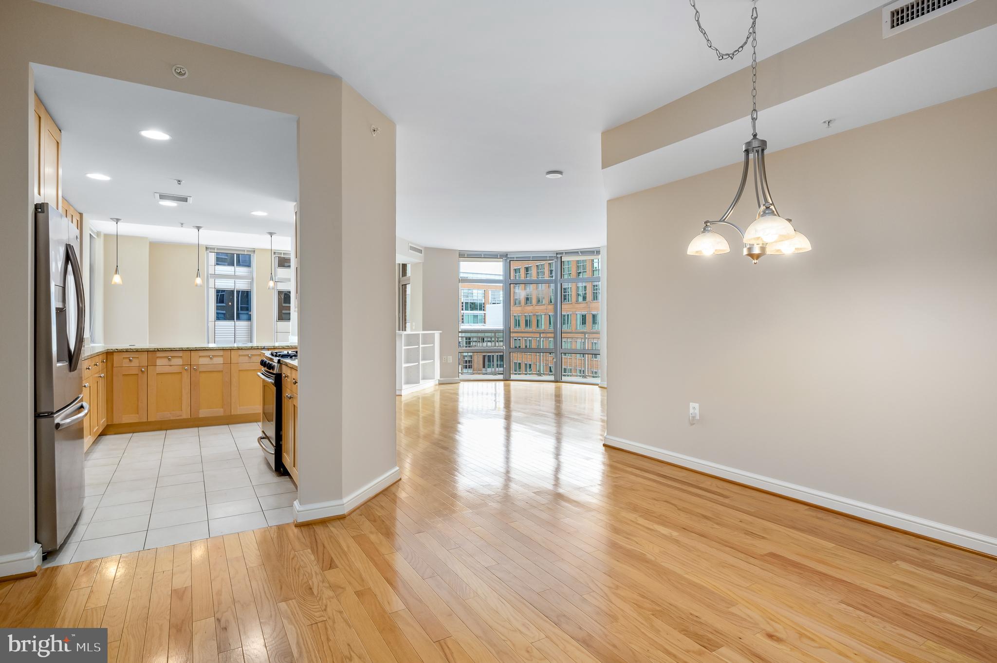 11990 Market Street, Unit 903 Reston, VA 20190 - Photo 3 of 40 Gallery Image 3