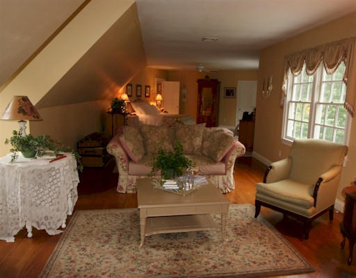 51 Wagon Road Walpole, MA 02081 - Photo 5 of 5 Gallery Image 5