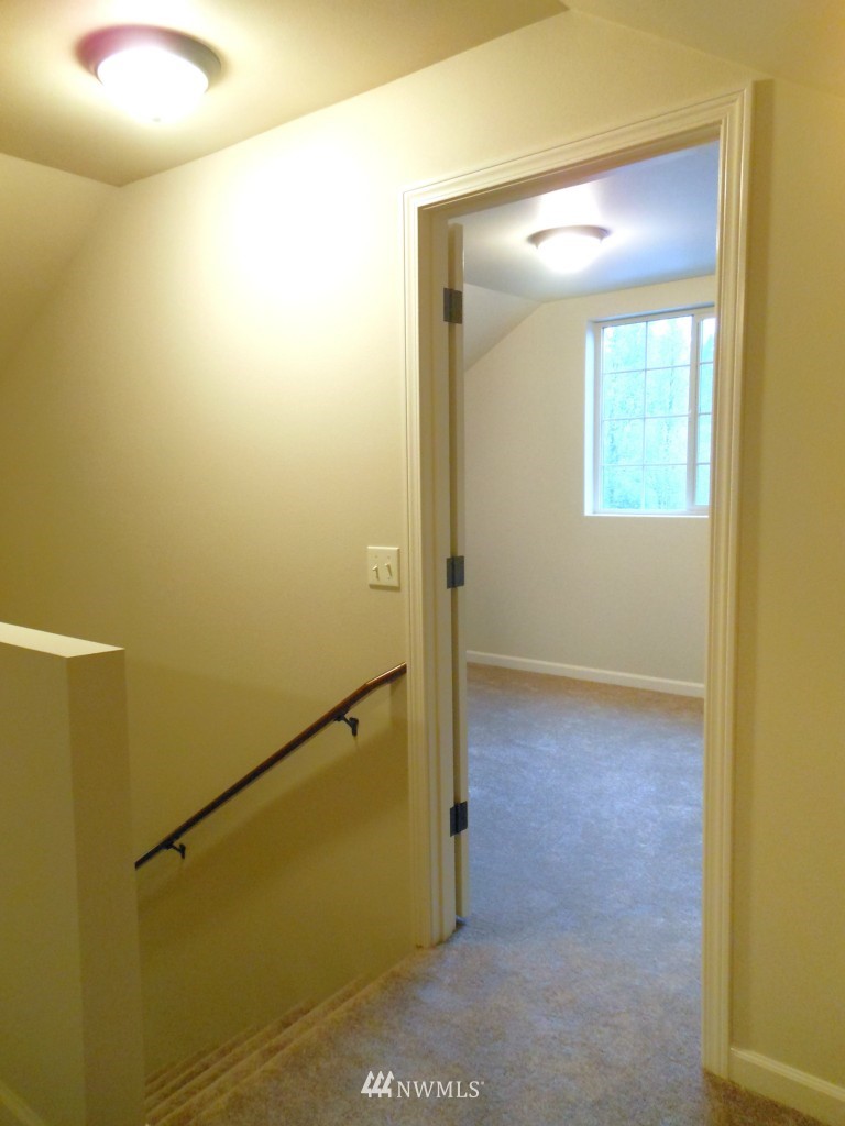 3098 Pine Road Northeast Bremerton, WA 98310 - Photo 14 of 20 Gallery Image 14