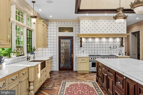 $3,000,000 | 205 East Central Avenue, Moorestown, NJ 08057