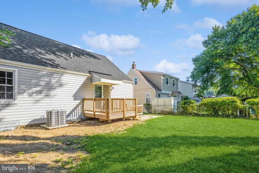 3521 Venetian Road Baltimore, MD 21207 - Photo 15 of 15 Rear Deck & Yard