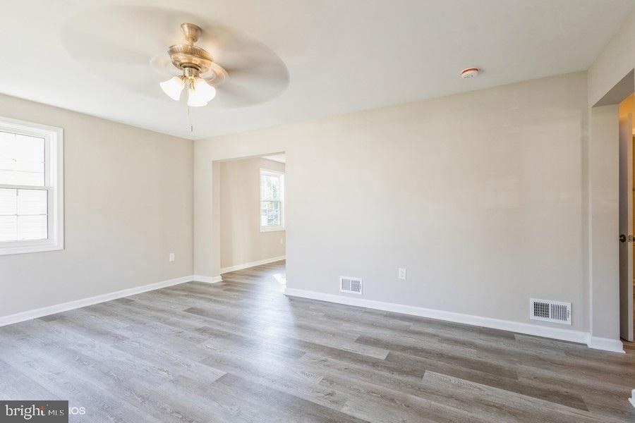 3521 Venetian Road Baltimore, MD 21207 - Photo 2 of 15 LIVING ROOM
