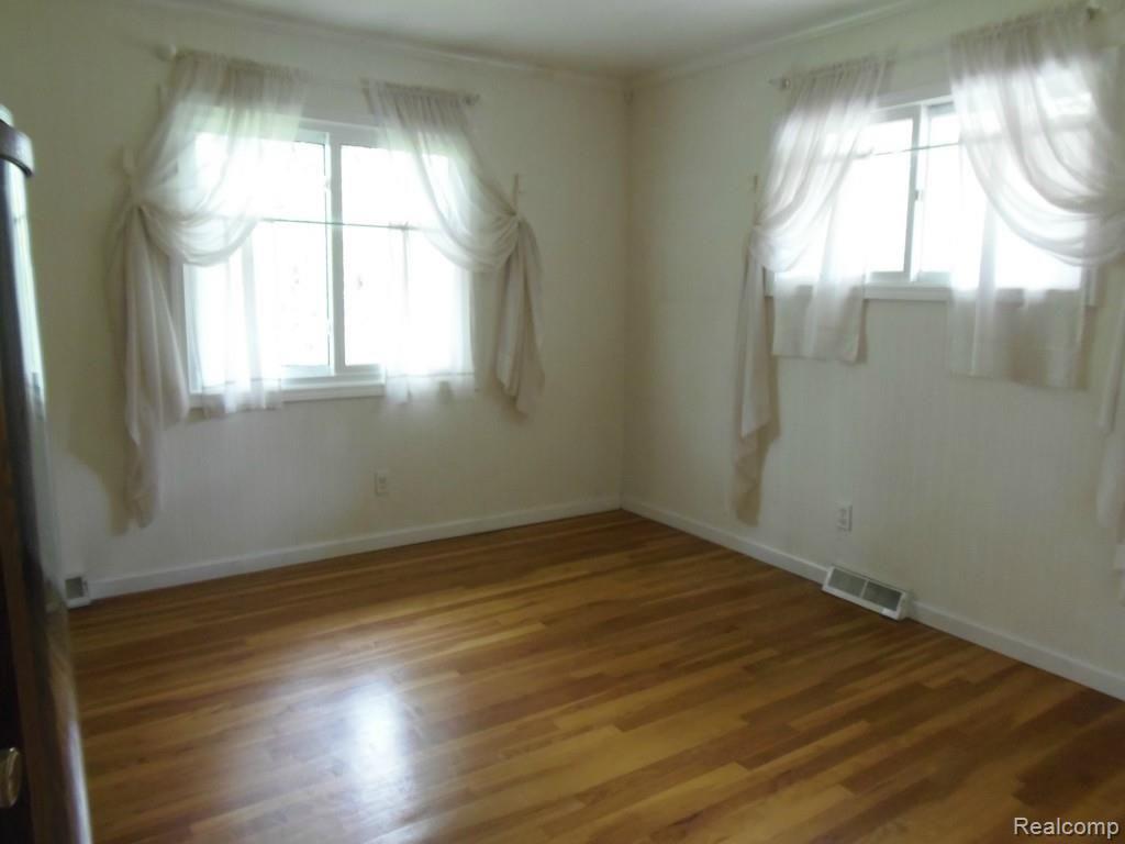 355 North Eager Road Howell, MI 48843 - Photo 16 of 55 117.jpg