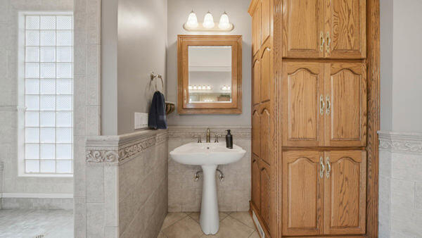 424 Hewgleys Road South Pittsburg, TN 37380 - Photo 34 of 53 Master Bath