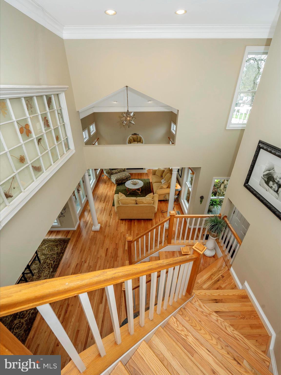 11322 Country Club Road New Market, MD 21774 - Photo 23 of 68 Staircase