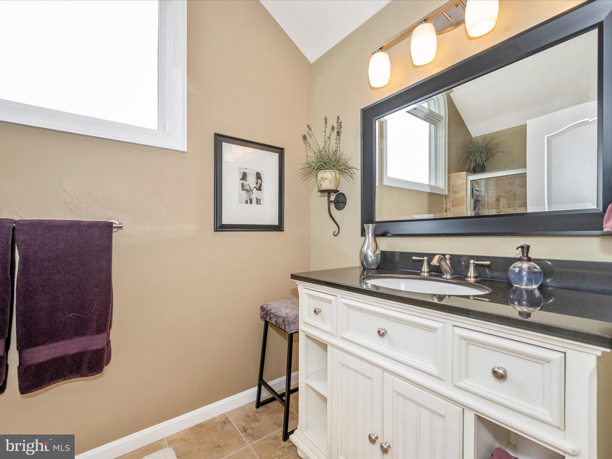 11322 Country Club Road New Market, MD 21774 - Photo 36 of 68 Jack & Jill Bath