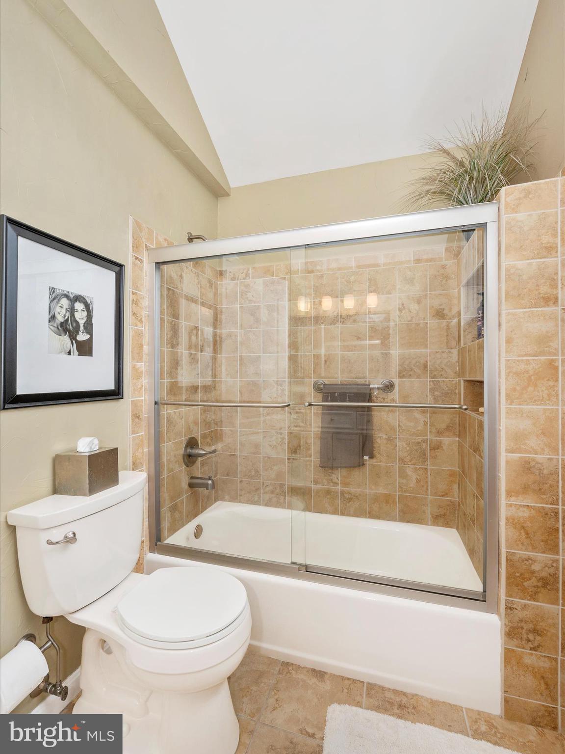 11322 Country Club Road New Market, MD 21774 - Photo 37 of 68 Jack & Jill Bath