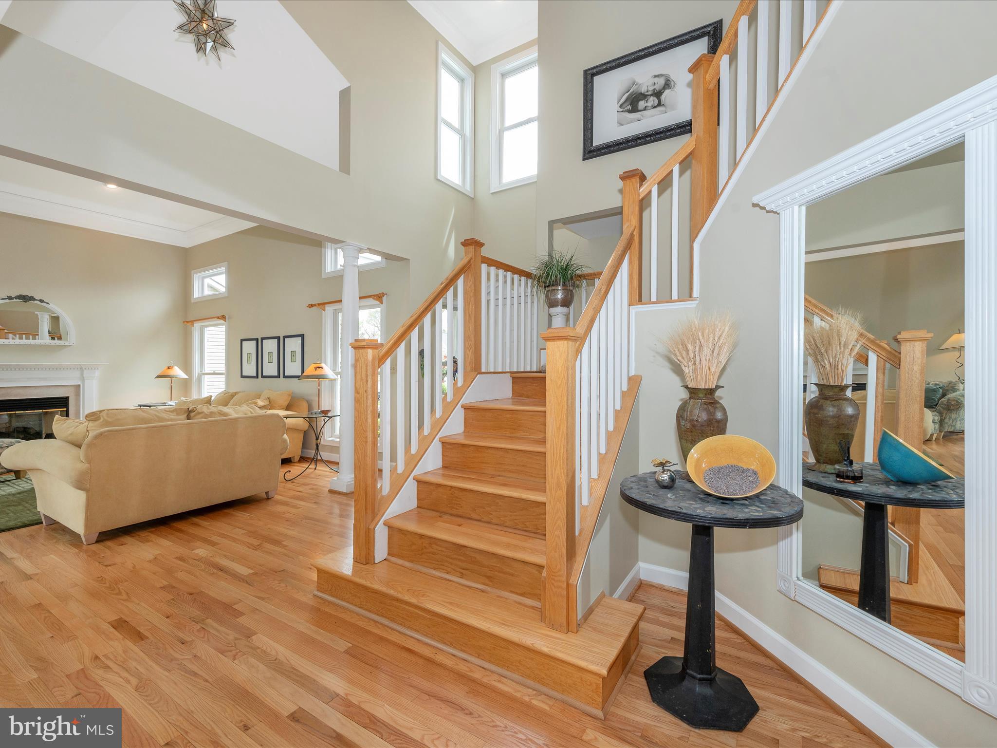 11322 Country Club Road New Market, MD 21774 - Photo 8 of 68 Staircase