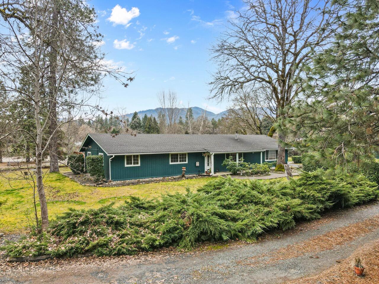 149 Queens Branch Road Rogue River, OR 97537 - Photo 4 of 48 DJI_0267 Large