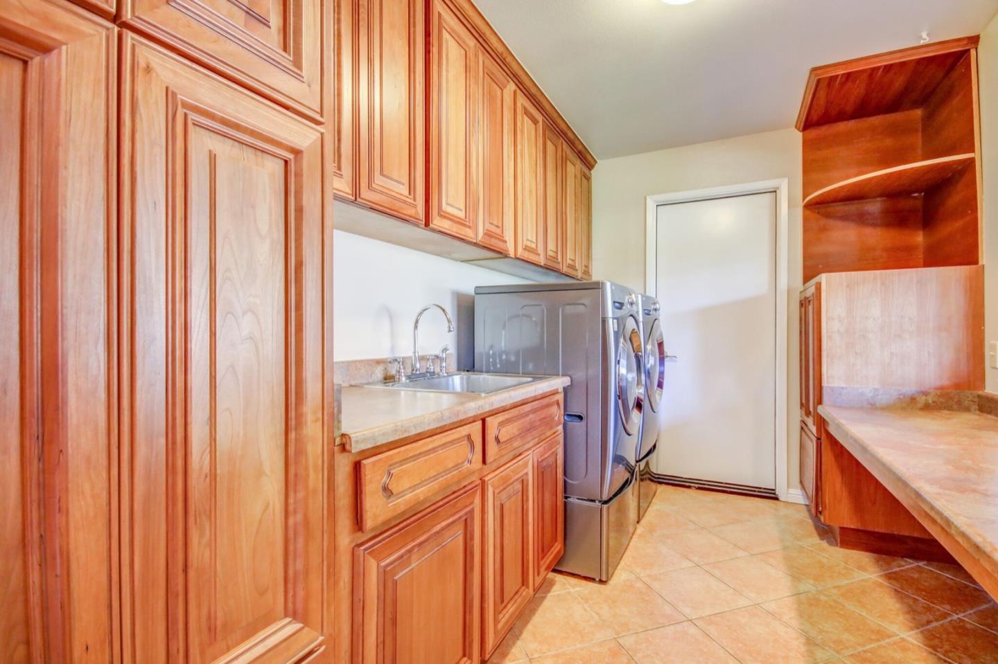 18354 Meadow Ridge Road Salinas, CA 93907 - Photo 12 of 50 Gallery Image 12