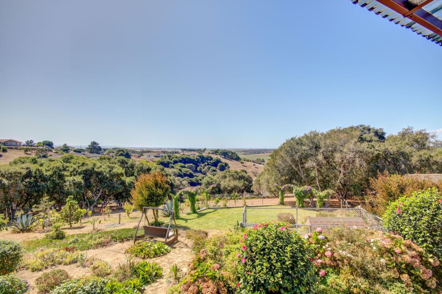 18354 Meadow Ridge Road Salinas, CA 93907 - Photo 34 of 50 Gallery Image 34
