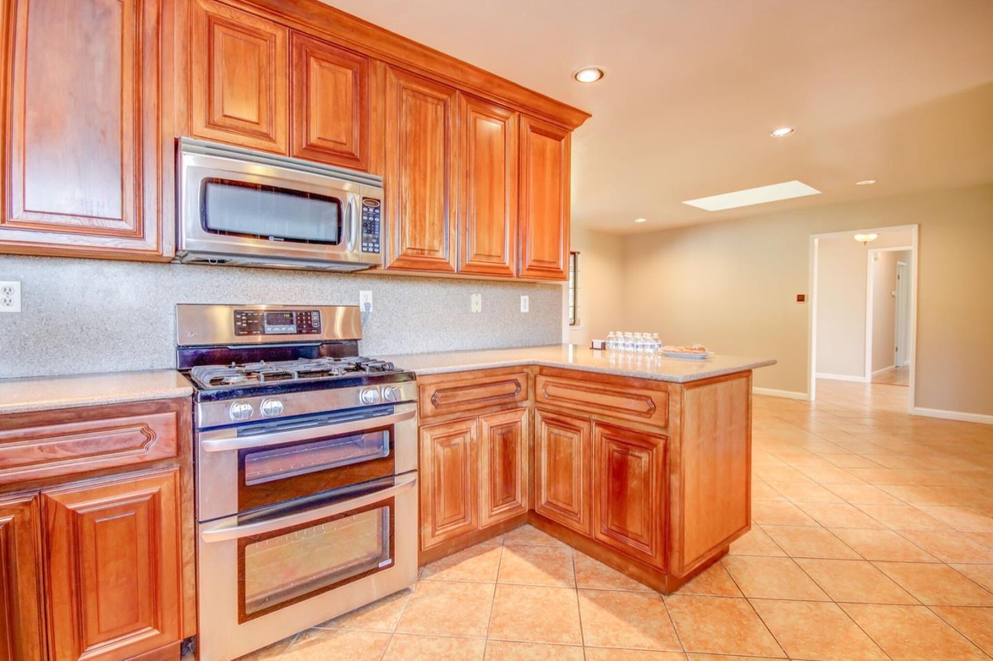 18354 Meadow Ridge Road Salinas, CA 93907 - Photo 4 of 50 Gallery Image 4