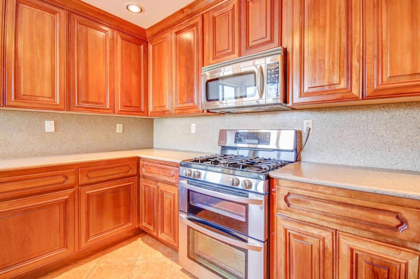 18354 Meadow Ridge Road Salinas, CA 93907 - Photo 5 of 50 Gallery Image 5