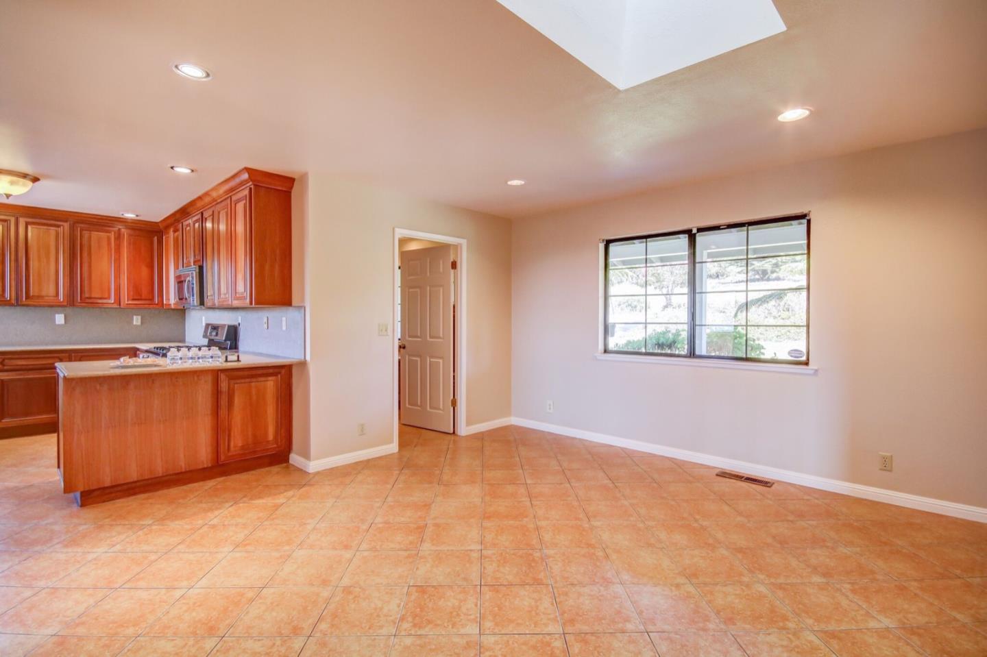 18354 Meadow Ridge Road Salinas, CA 93907 - Photo 7 of 50 Gallery Image 7