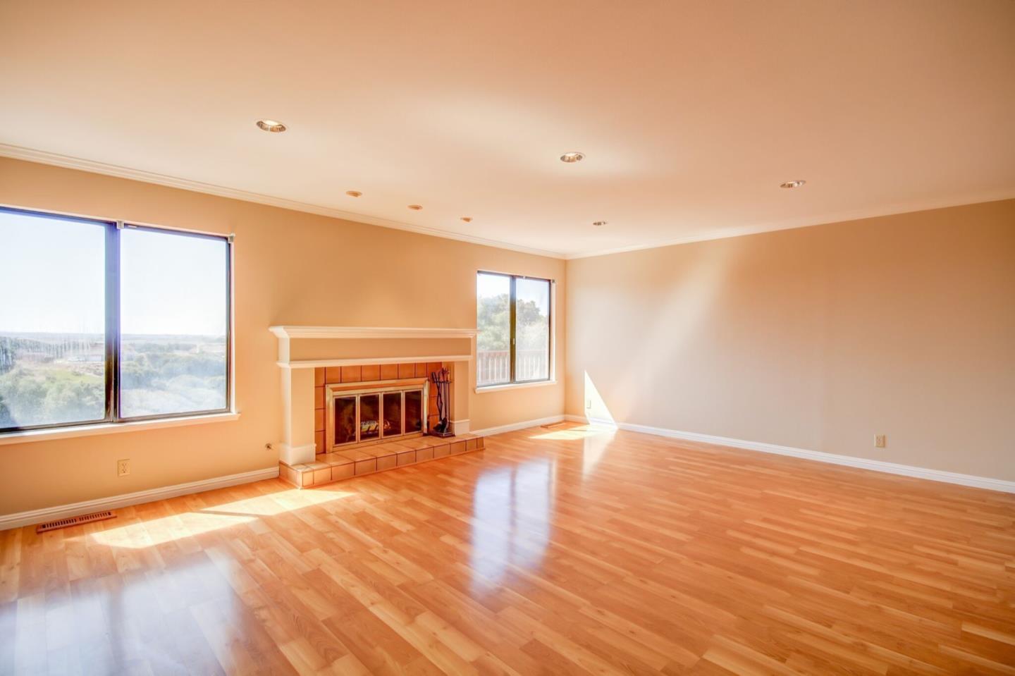 18354 Meadow Ridge Road Salinas, CA 93907 - Photo 10 of 50 Gallery Image 10