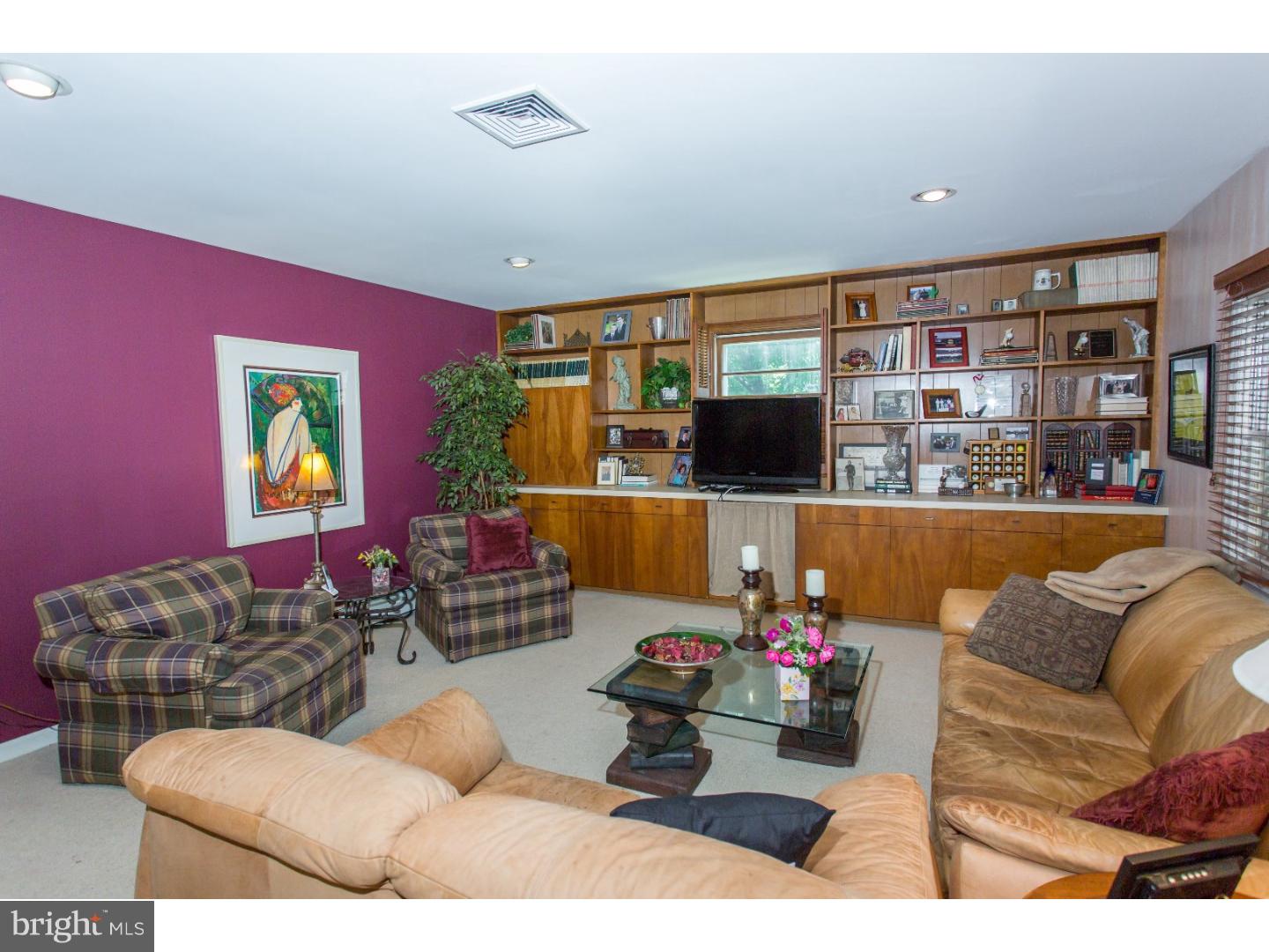 207 Glendale Road Wallingford, PA 19086 - Photo 3 of 25 Gallery Image 3