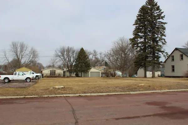 $5,000 | 51 Chestnut Street East, Trimont, MN 56176