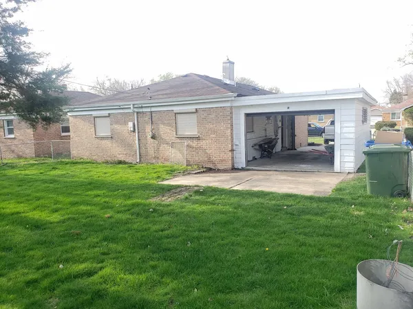 $2,500 | 1429 Kasten Drive, Dolton, IL 60419