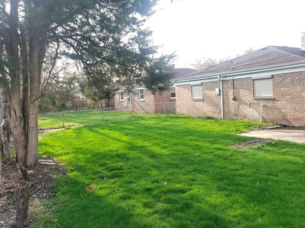 $2,500 | 1429 Kasten Drive, Dolton, IL 60419