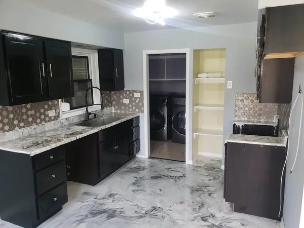$2,500 | 1429 Kasten Drive, Dolton, IL 60419