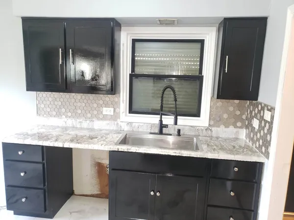 $2,500 | 1429 Kasten Drive, Dolton, IL 60419