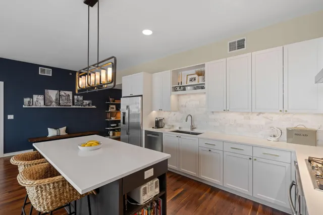 $3,995 | 1240 South 2nd Street, Unit 924, Minneapolis, MN 55415