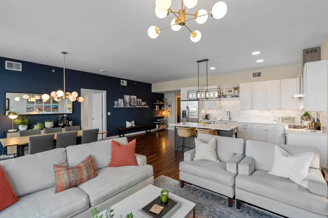 $3,995 | 1240 South 2nd Street, Unit 924, Minneapolis, MN 55415