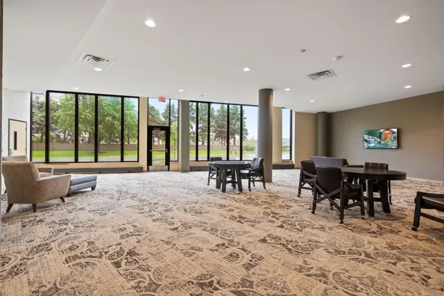 $3,995 | 1240 South 2nd Street, Unit 924, Minneapolis, MN 55415