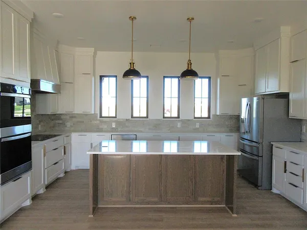 $875,000 | 611 Willow Moon Ranch Road, Crawford, TX 76638