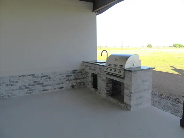 $875,000 | 611 Willow Moon Ranch Road, Crawford, TX 76638