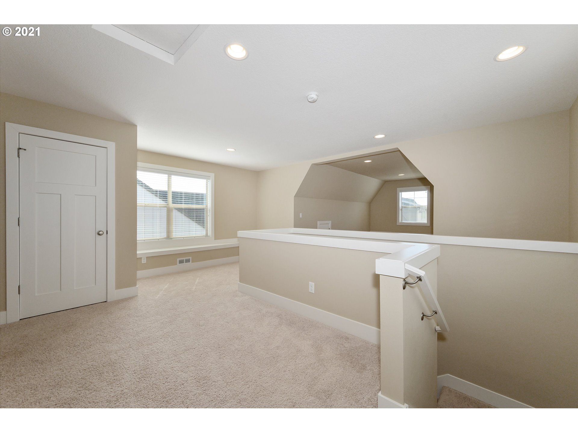 7856 Southwest Capitol Hill Road Portland, OR 97219 - Photo 22 of 32 Gallery Image 22