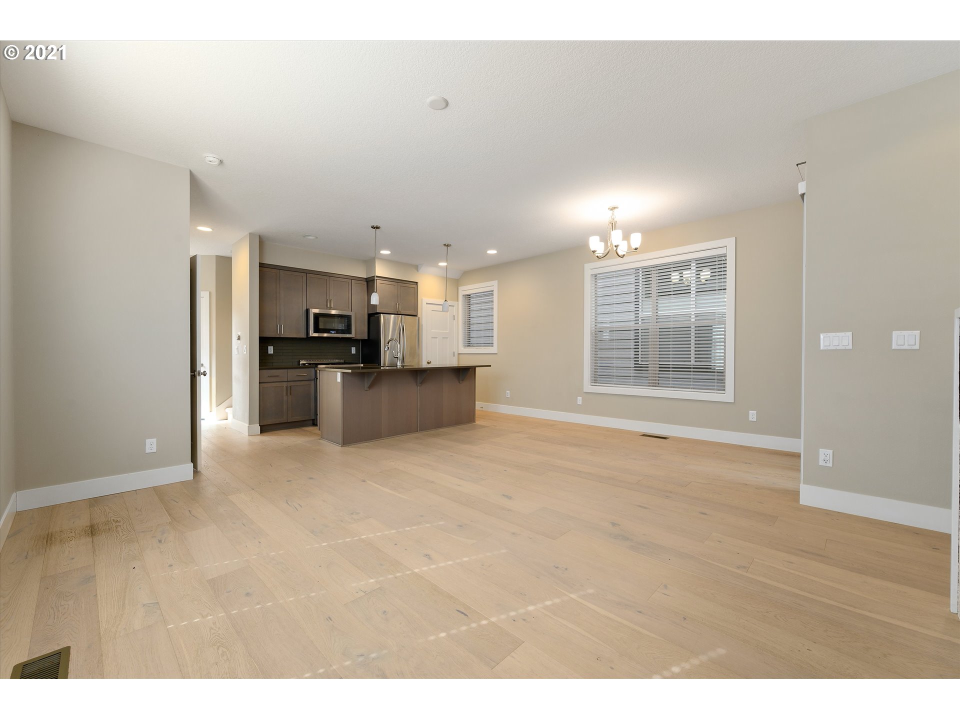 7856 Southwest Capitol Hill Road Portland, OR 97219 - Photo 8 of 32 Gallery Image 8