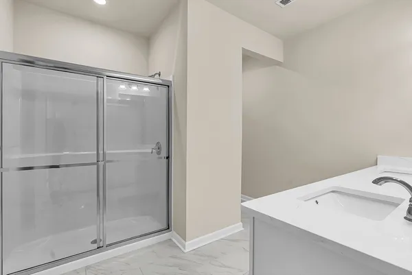 $3,200 | 2 Winslow Lane, Unit 201, North Grafton, MA 01536